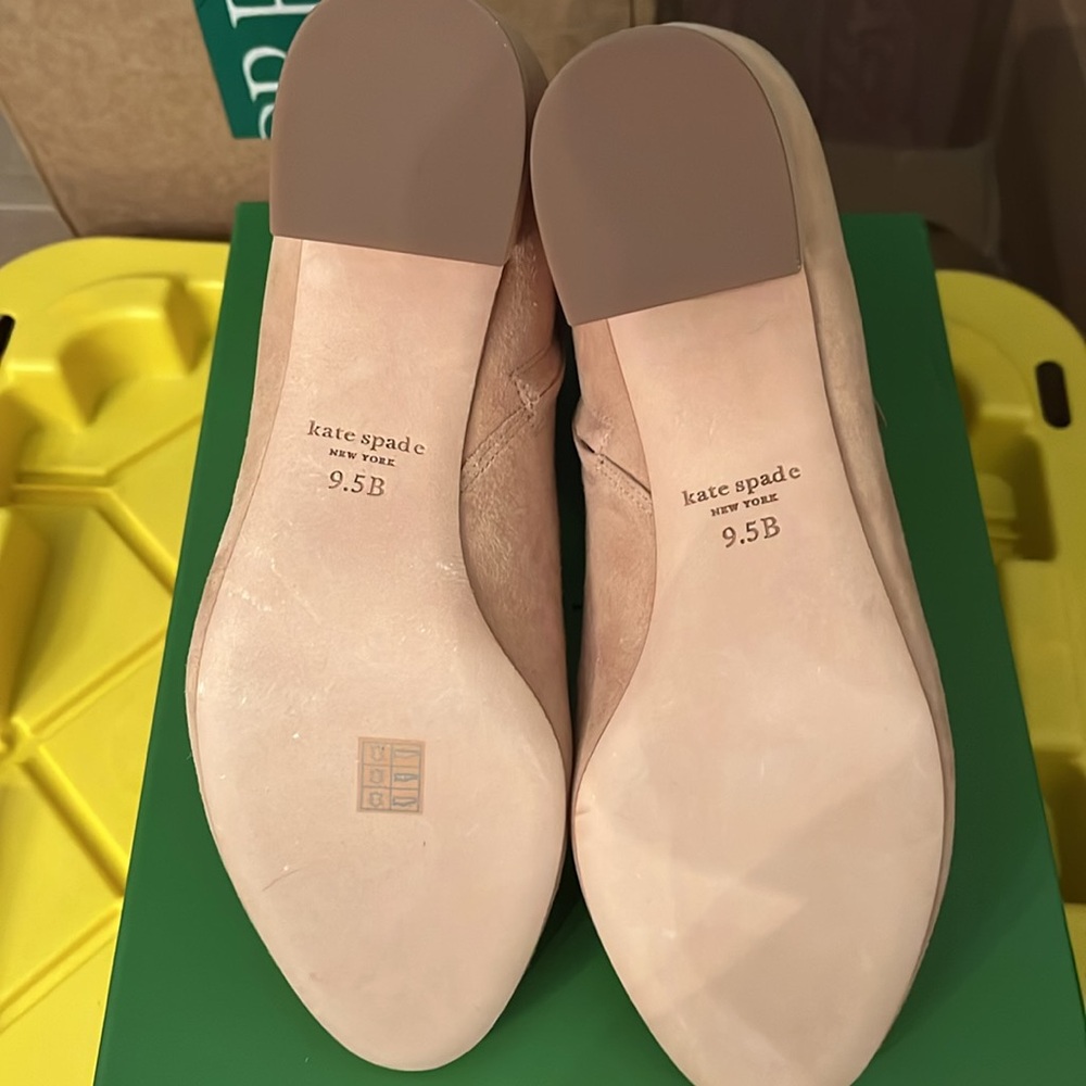 kate spade Light Fawn Knott Suede Side Bow Booties/NIB/9.5M - Picture 12 of 14